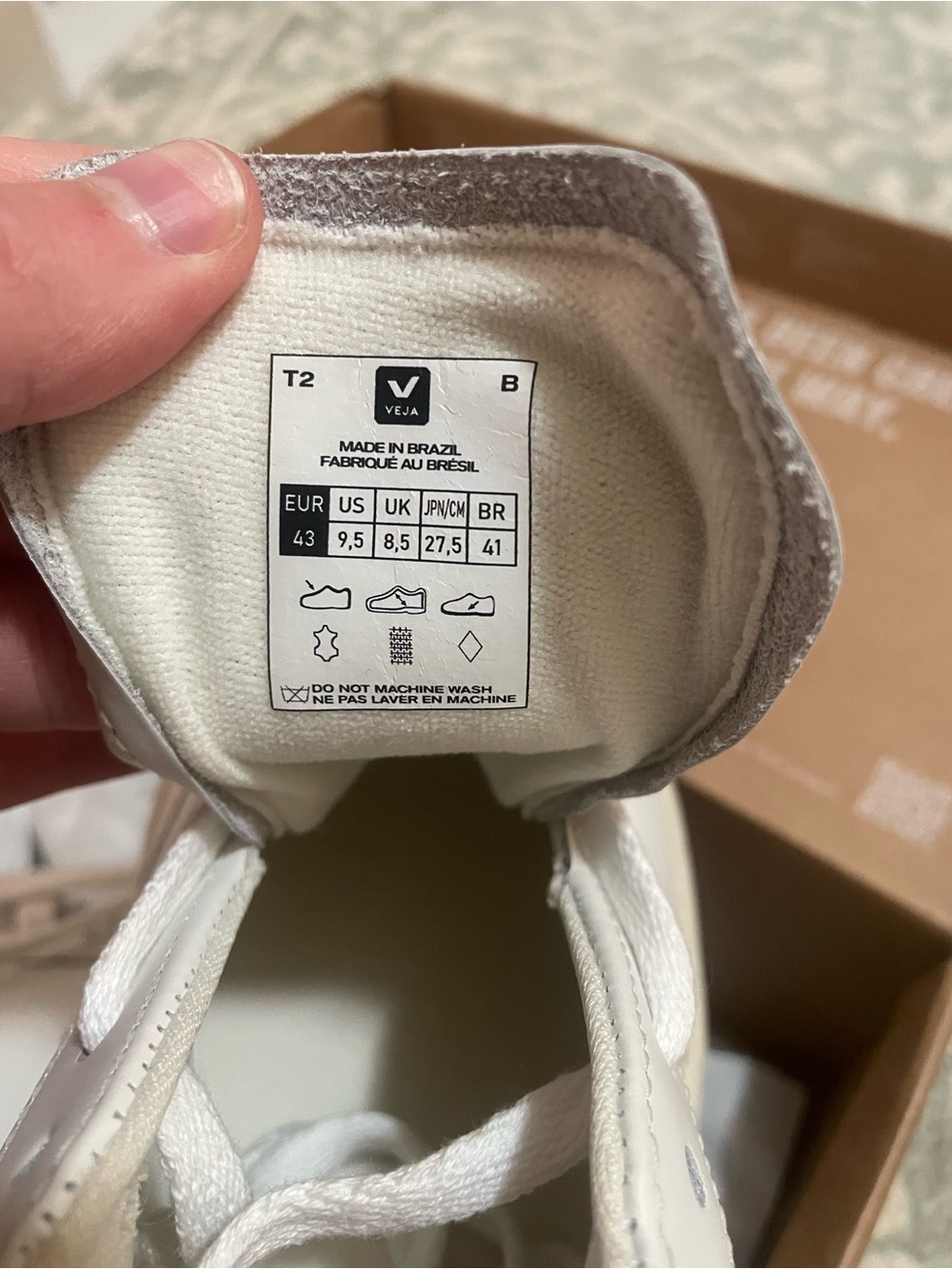 Veja V-12 Leather Sneakers in White and Beige - Picture 3 of 6